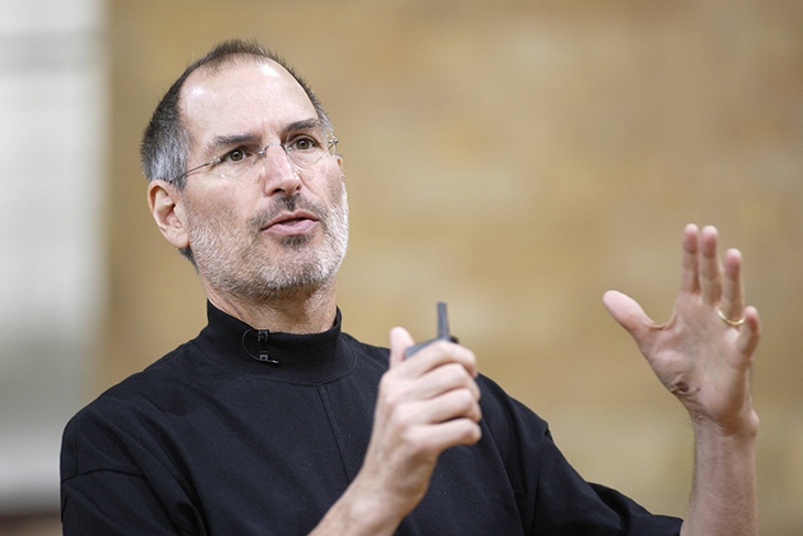  Стив Джобс мылся раз в неделю и вонял, как бродяга: создатель Apple умер 10 лет назад