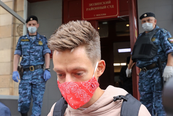 «Признан виновным»: Юрий Дудь выплатит 100 тысяч рублей за пропаганду наркотиков в интервью