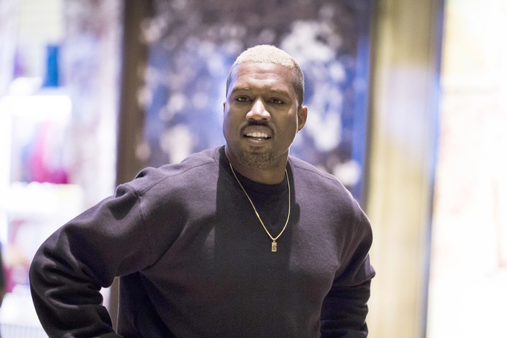 Канье Уэста оштрафовали почти на миллион долларов за медленную доставку товаров его марки 