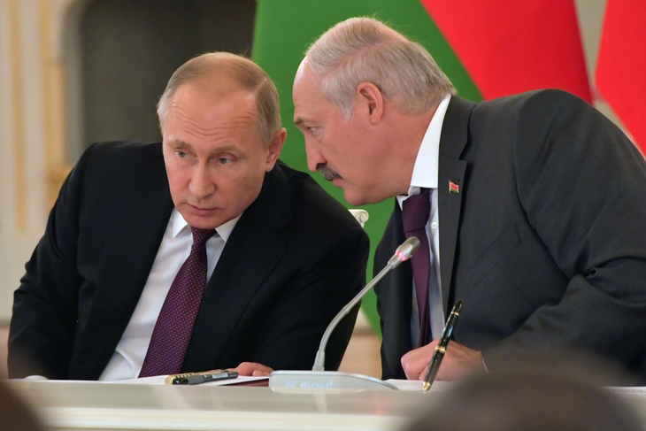«Привязать Беларусь к себе»: белорусский политолог о подписании союзных программ