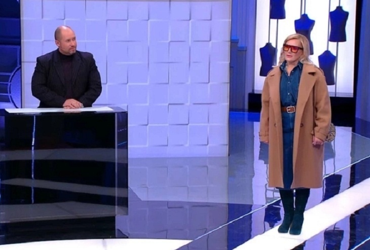 Предел мечтаний модниц эпохи Брежнева: Александр Васильев показал дико модный комплект в стиле 70-х Предел мечтаний модниц эпохи Брежнева: Александр Васильев показал дико модный комплект в стиле 70-х