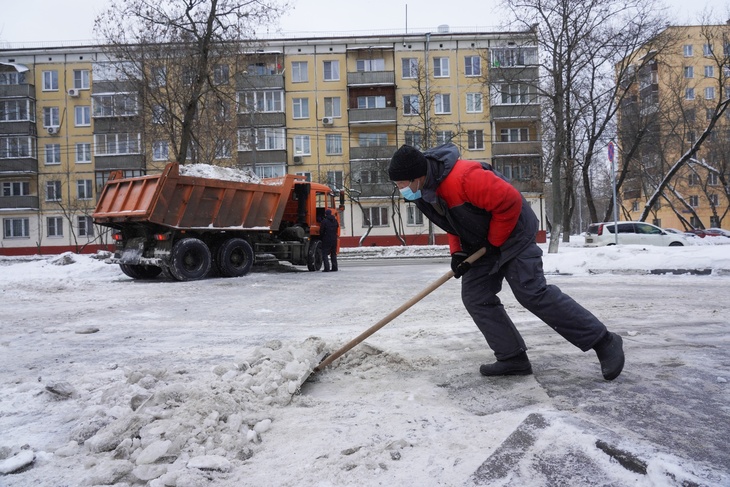 Публицист считает, что россияне из регионов готовы заменить иностранных рабочих в столице 