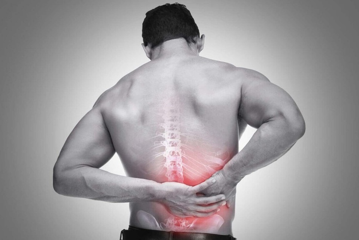 Делать каждый день: врач Гальперин назвал лучшее упражнение от сильнейших болей в спине