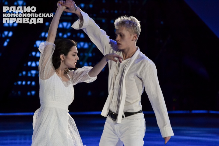 Медведева призналась Милохину, что хочет танцевать в розовом купальнике: видео