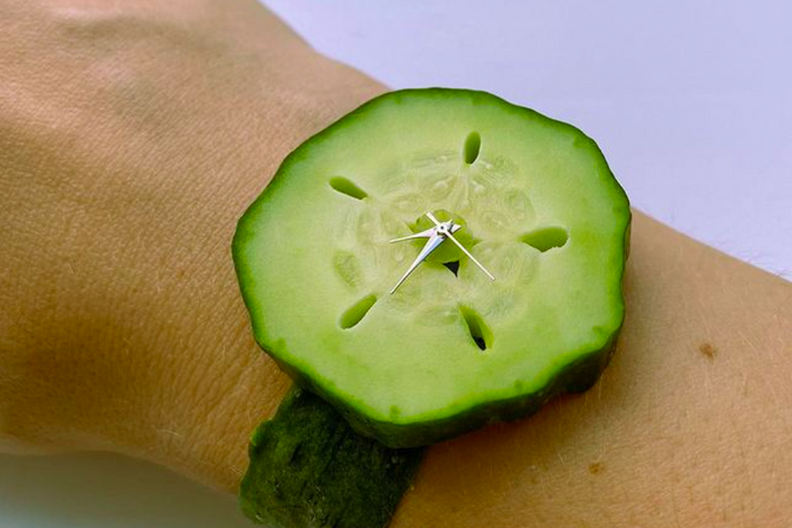 Российский дизайнер создал удивительную обувь и одежду из овощей