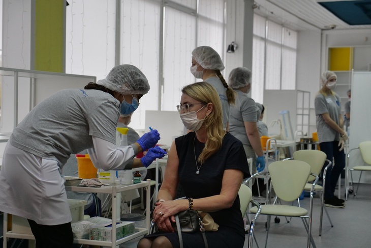 За сутки от коронавируса в Новосибирской области привились 23 166 человек. 