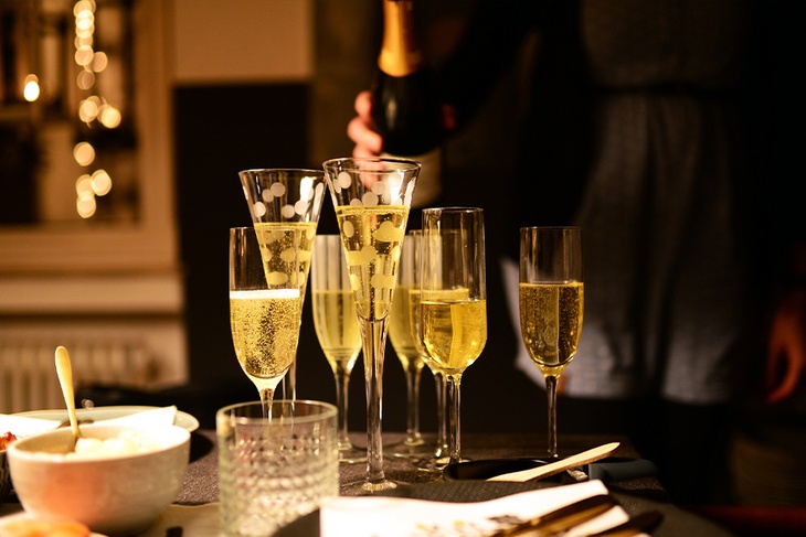 Будет кровотечение и смерть: названы главные препараты, которые никогда нельзя мешать с алкоголем 