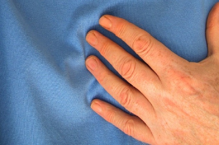 «Триггер болезни»: Малышева рассказала, как замерзшие руки могут спровоцировать инфаркт