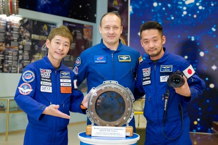 Сбросили в казахстанскую степь: космические туристы из Японии вернулись с МКС на Землю