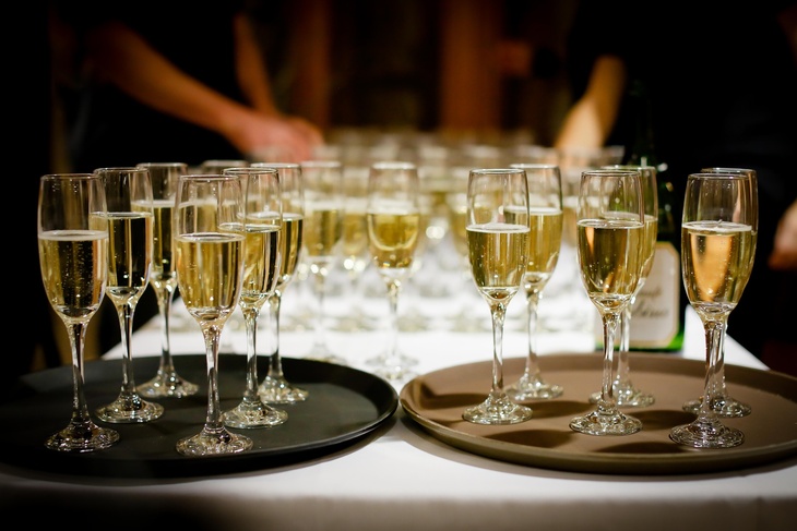«Минимальная доза алкоголя»: сколько бокалов шампанского можно выпить в Новый год гипертоникам 