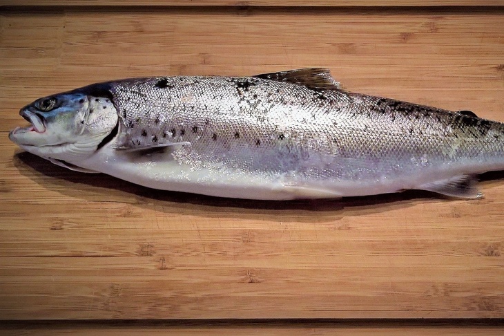 Повар поделилась рецептом идеальной заливной рыбы к Новому году