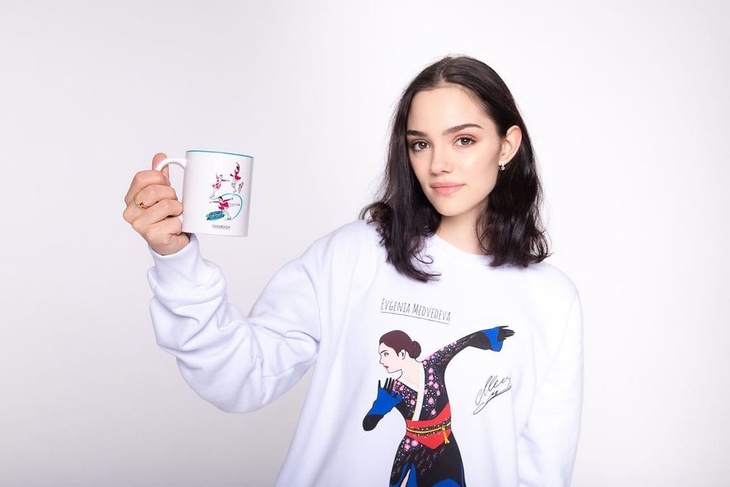 Евгения Медведева выпускает собственный мерч