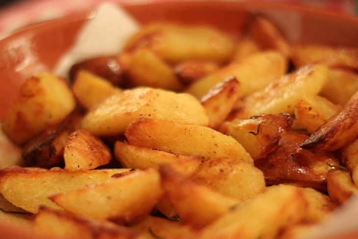 «Не лейте масло на сковороду»: в программе Мясникова рассказали, как нужно жарить картошку