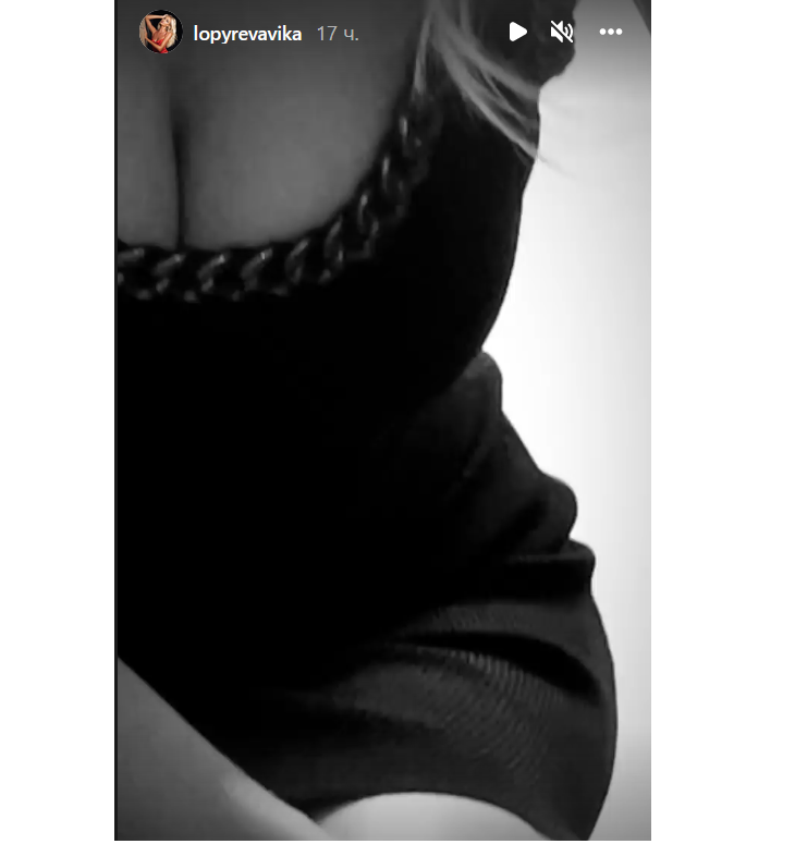 Лопырева села на пол и оголила наливные «бидоны»: видео