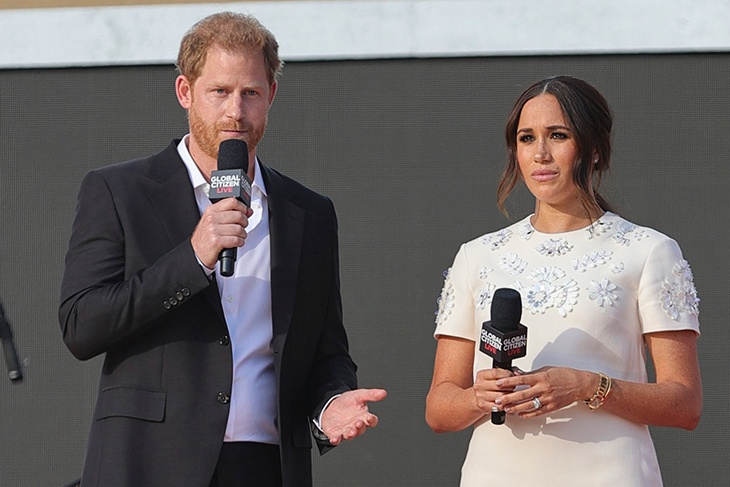 «Это подло!»: поклонники Кейт Миддлтон и принца Уильяма осудили Меган Маркл за слухи о разводе