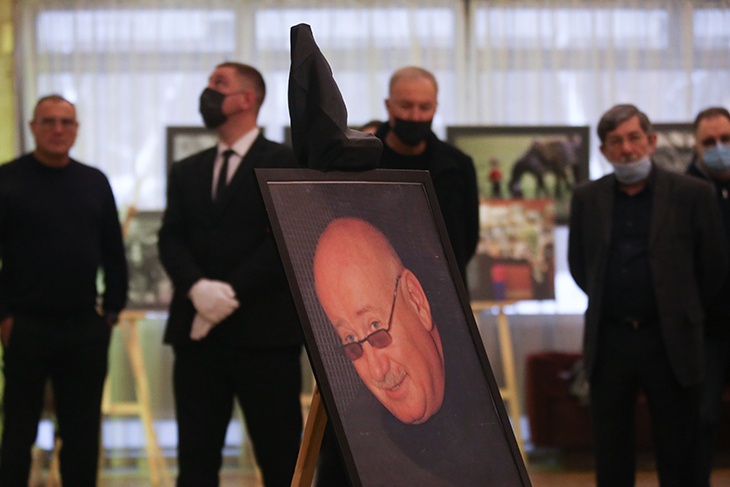 Умершего кинопродюсера Марка Рудинштейна кремировали в частном порядке