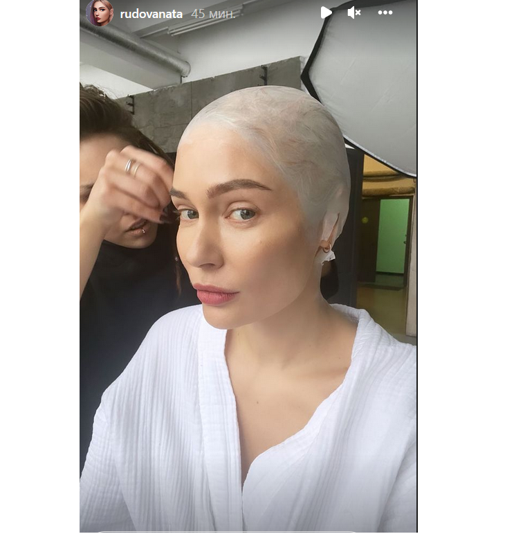 Рудова перед Новым годом осталась без волос: видео