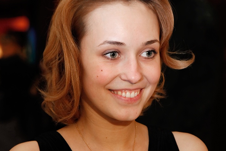 «Щупает мой живот»: звезда сериала «Знахарь» раскрыла свое интересное положение «Щупает мой живот»: звезда сериала «Знахарь» раскрыла свое интересное положение