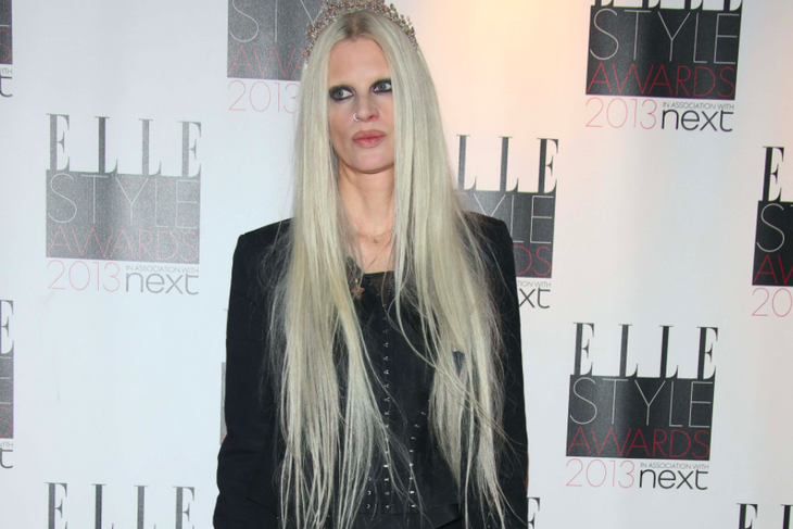 Модель с обложки Vogue рассказала, как ухаживает за волосами