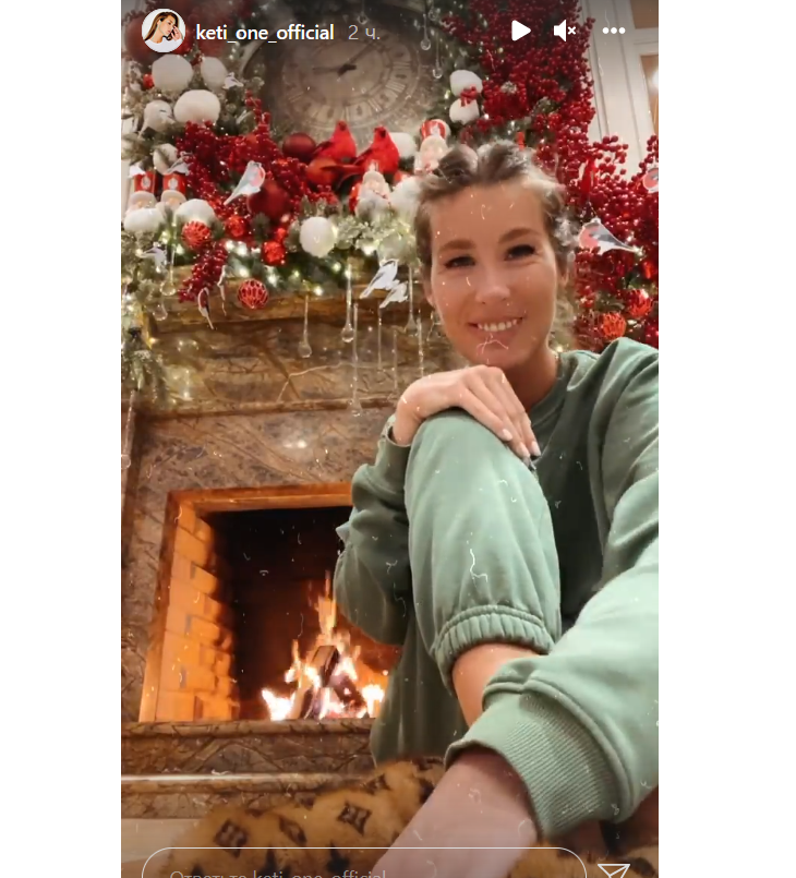 Подросшая дочка Топурии весело сплясала у новогодней елки: видео