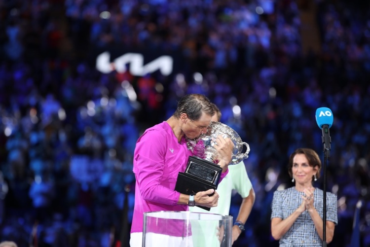 Надаль ревел от счастья, а Медведев навсегда отчаялся: эффектные фото финала Australian Open