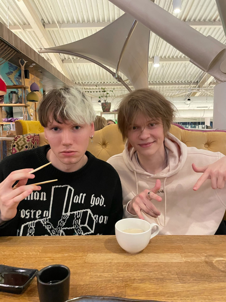 «Ты пахнешь мятой»: как стример заставил Милохина и весь ТикТок плясать под песню «КОСМОНАВТОВ НЕТ»