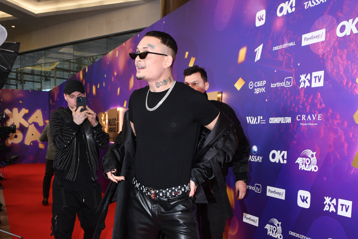 У Милохина примитивная речь, Моргенштерн эпатирует, а Бузова быстро схватывает: как общаются звезды