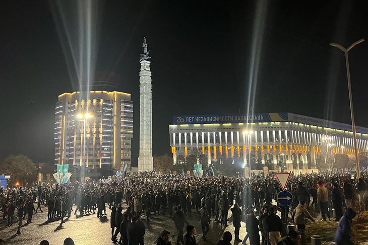 В Казахстане вспыхнули массовые протесты.