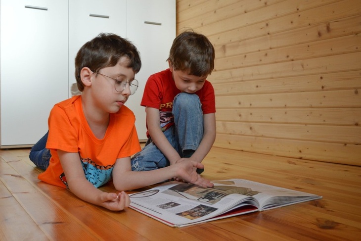 Российских школьников начали переводить на дистант: в каком регионе дети снова начнут учиться дома