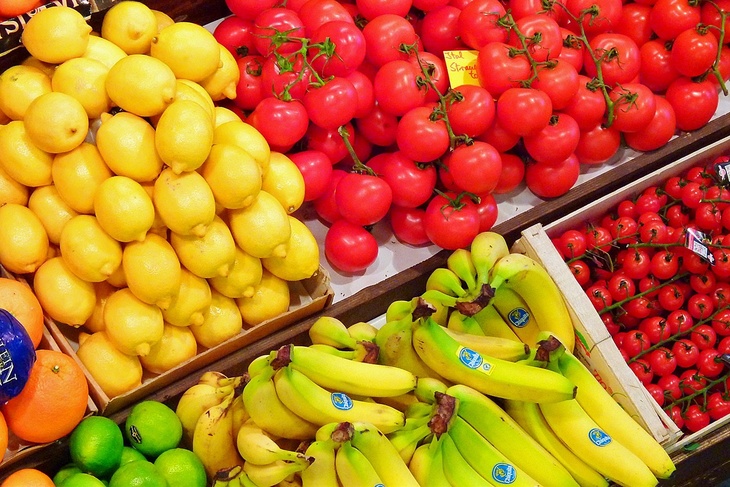 Россиянам посоветовали употреблять овощи и фрукты разного цвета