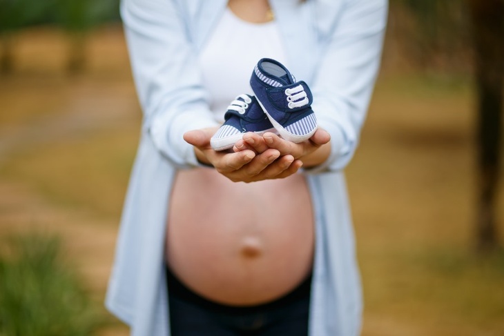 Пособия по беременности и родам станут больше: кому и сколько «декретных» положено в 2022 году