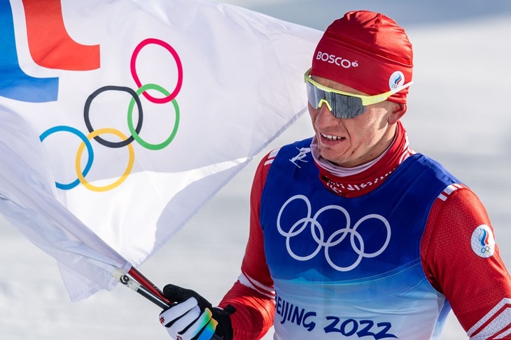 Лыжник Большунов взял «серебро» ОИ-2022 и обновил рекорд по олимпийским медалям