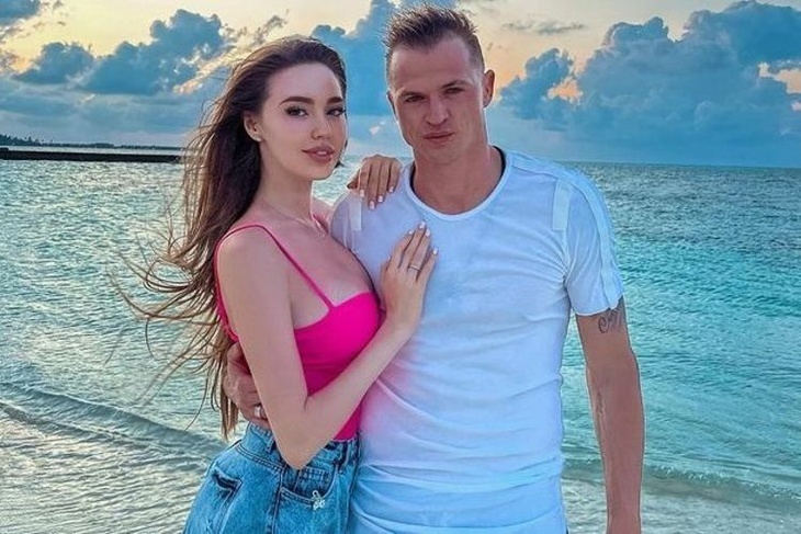 Сразу два положительных теста: Тарасов сообщил, что его жена снова беременна