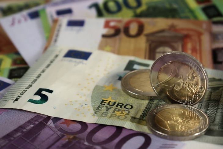 Выше 127 рублей: евро на рынке Forex дошел до исторического максимума