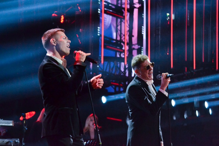 Лолита вышла с мальчиком, Валерия с глубоким декольте, а Лепс в «золоте»: как прошел юбилей Дробыша