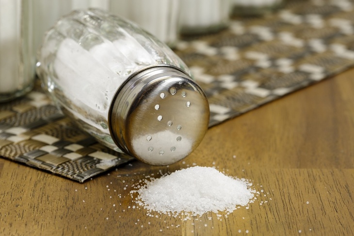 Россиян предупредили об опасности полного отказа от соли