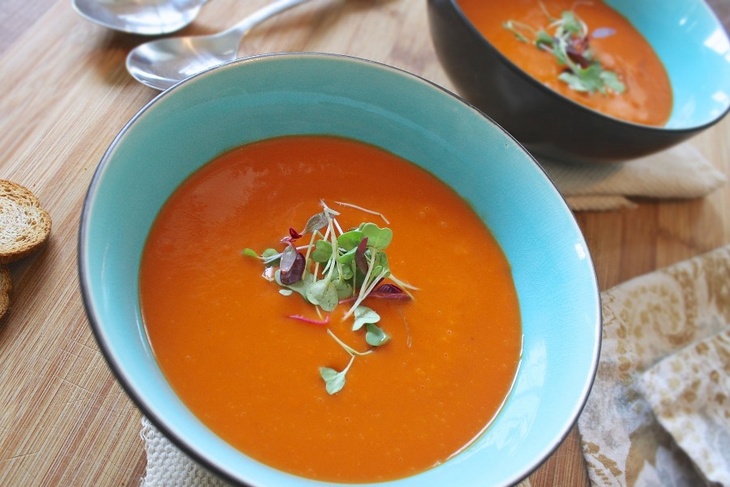 Посыпьте суп зеленью: диетолог назвал продукты, сохраняющие молодость сосудов