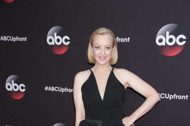 Another season: Wendi McLendon-Covey has signed a contract to return to 'Goldbergs'