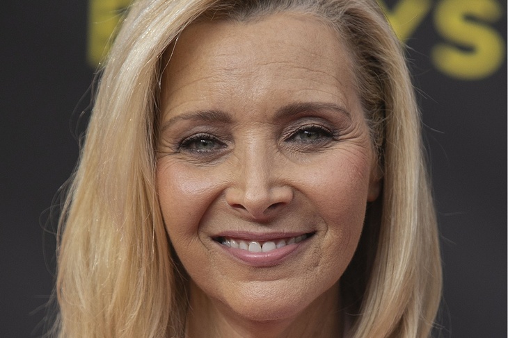 Lisa Kudrow has revealed she would do anything Courtney Cox asked her