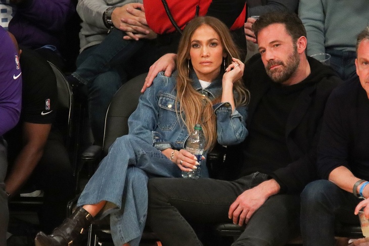 Ben Affleck came with Jennifer Lopez to the iHeartRadio Award