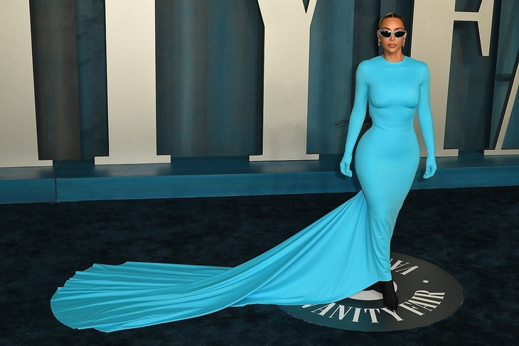 Kim Kardashian Goes Blonde, Wears Marilyn Monroe's Most Famous Dress at the  Met Gala 2022 — See Photos | Teen Vogue