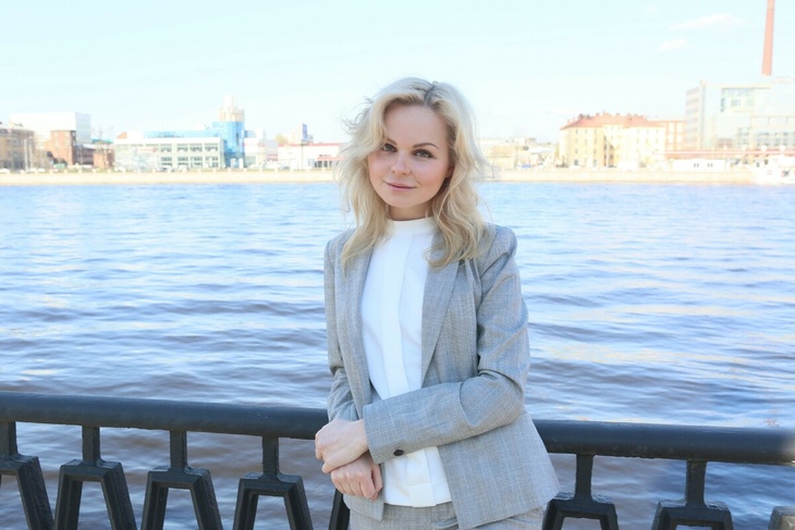 Экс-солистка «Ленинграда» Алиса Вокс пережила ДТП и столкнулась с последствиями санкций