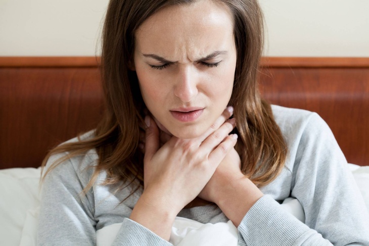 Слизистая в постоянном раздражении: врач рассказала, как проблемы с ЖКТ наносят тяжелый удар горлу