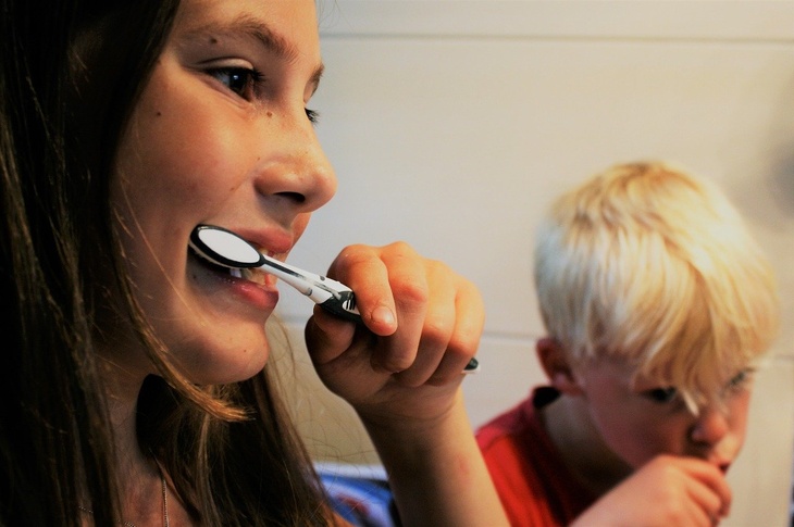 Стоматолог объяснила, почему важно ухаживать за молочными зубами