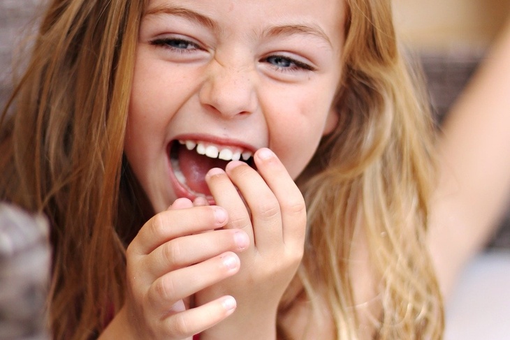 Стоматолог объяснила, как сохранить здоровую эмаль детских зубов