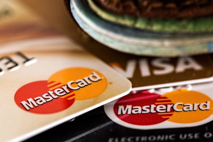 Новых карт с Visa и Mastercard не будет: ограничение коснется банков, находящихся под санкциями