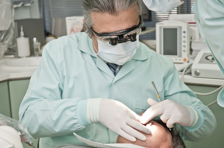 Стоматолог посоветовал россиянам срочно заняться зубами