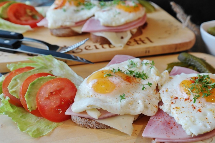 Доктор Гинзбург назвал главные продукты от бессонницы