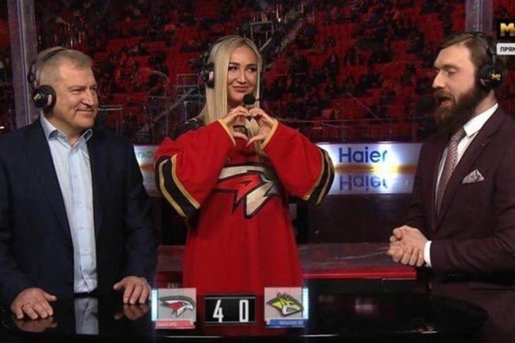 На этот раз без истерики? Бузова впервые после скандала с Губерниевым появилась на «Матч-ТВ» На этот раз без истерики? Бузова впервые после скандала с Губерниевым появилась на «Матч-ТВ»