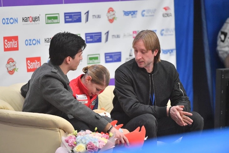 «Ей будет тяжело»: что стоит за скандальным уходом Косторной от «мамы чемпионов» Тутберидзе